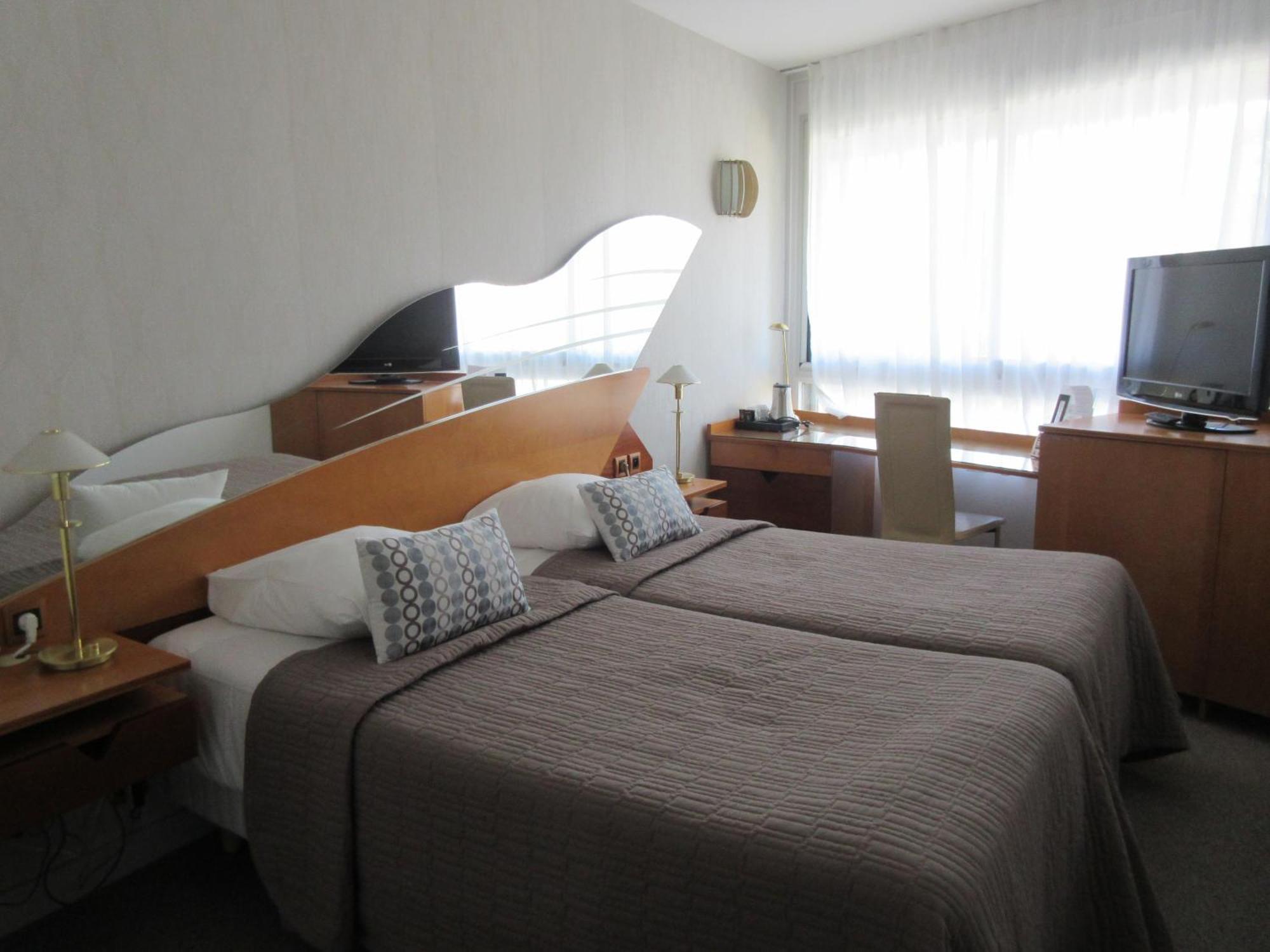 Le Crystal Dinard Plage ภายนอก รูปภาพ