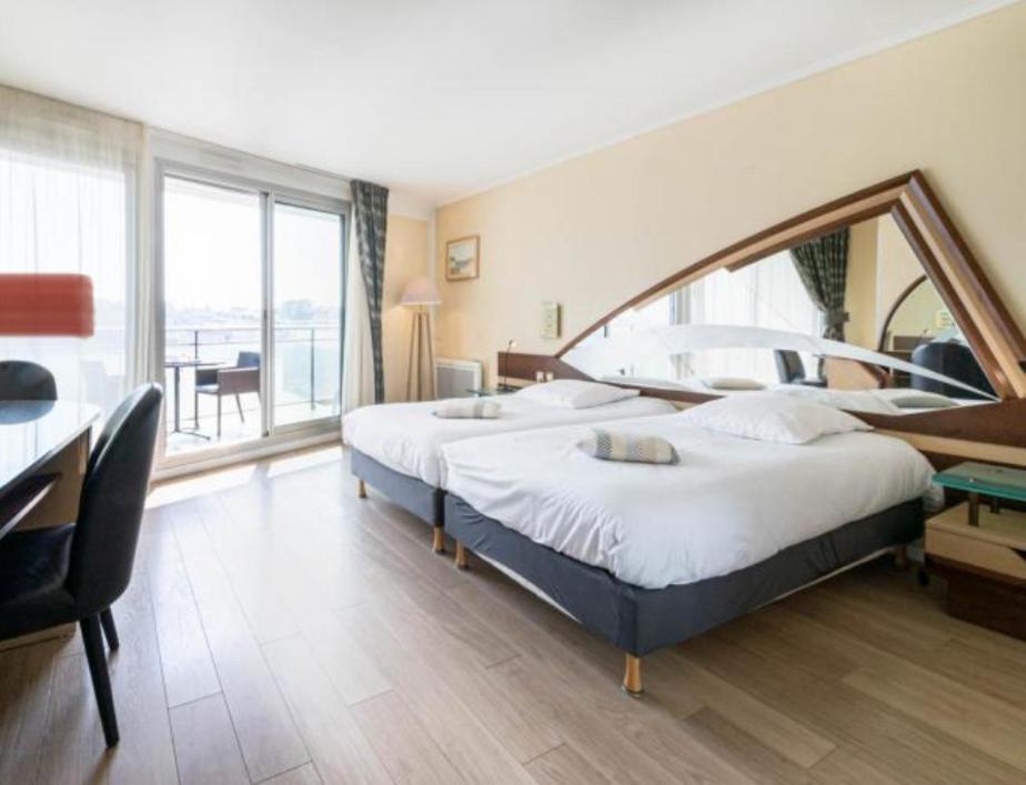 Le Crystal Dinard Plage ภายนอก รูปภาพ