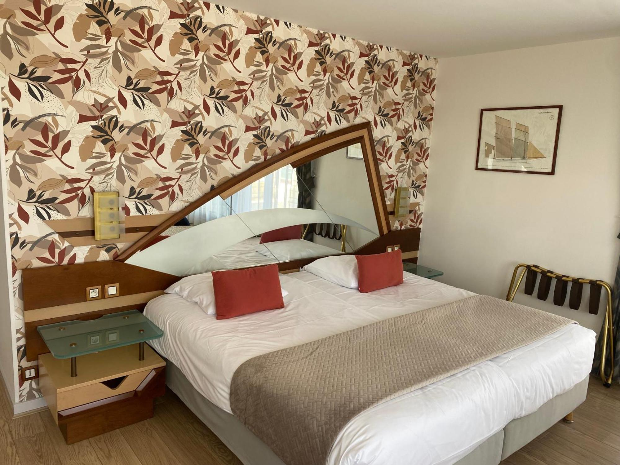 Le Crystal Dinard Plage ภายนอก รูปภาพ