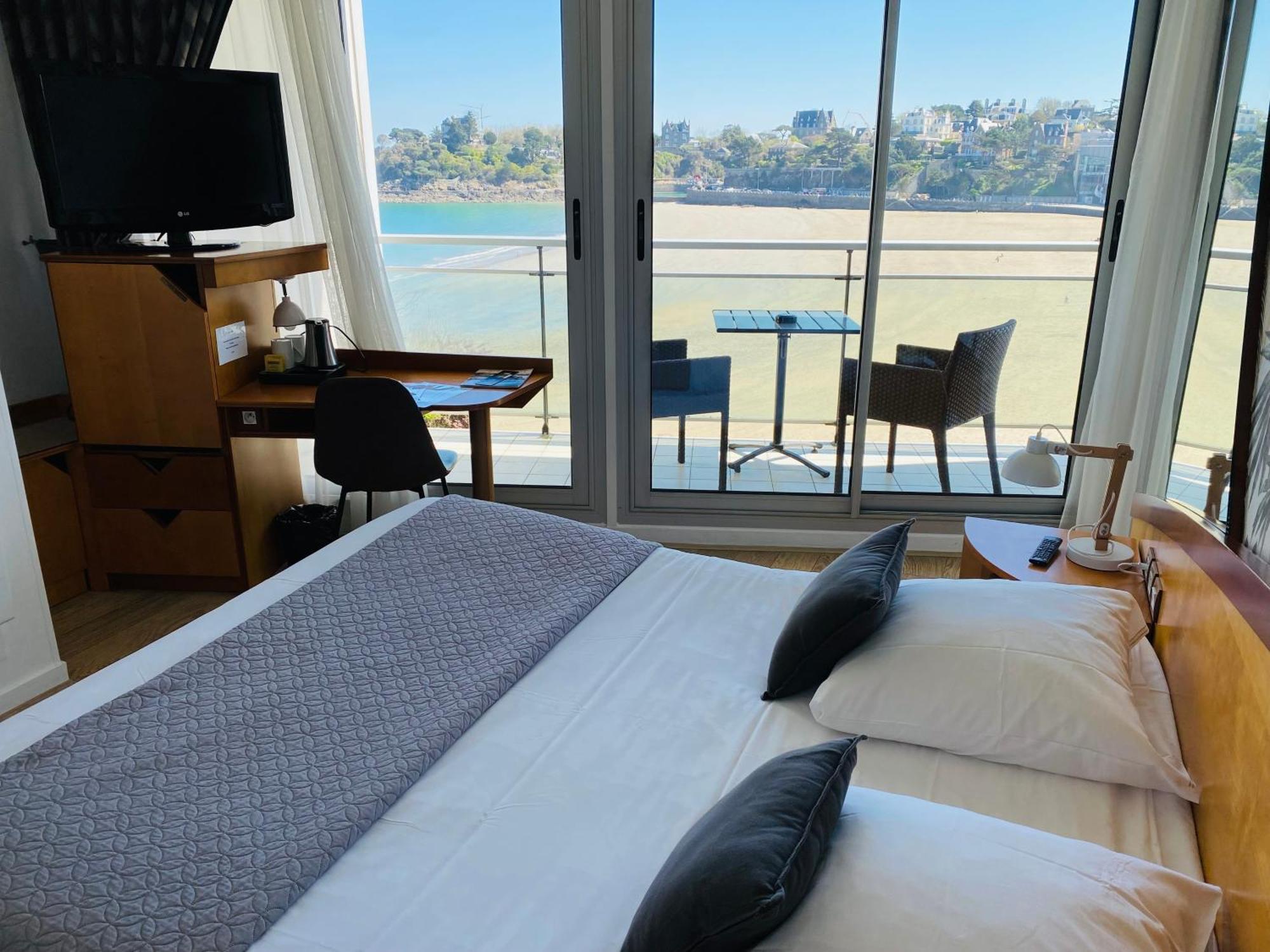Le Crystal Dinard Plage ภายนอก รูปภาพ