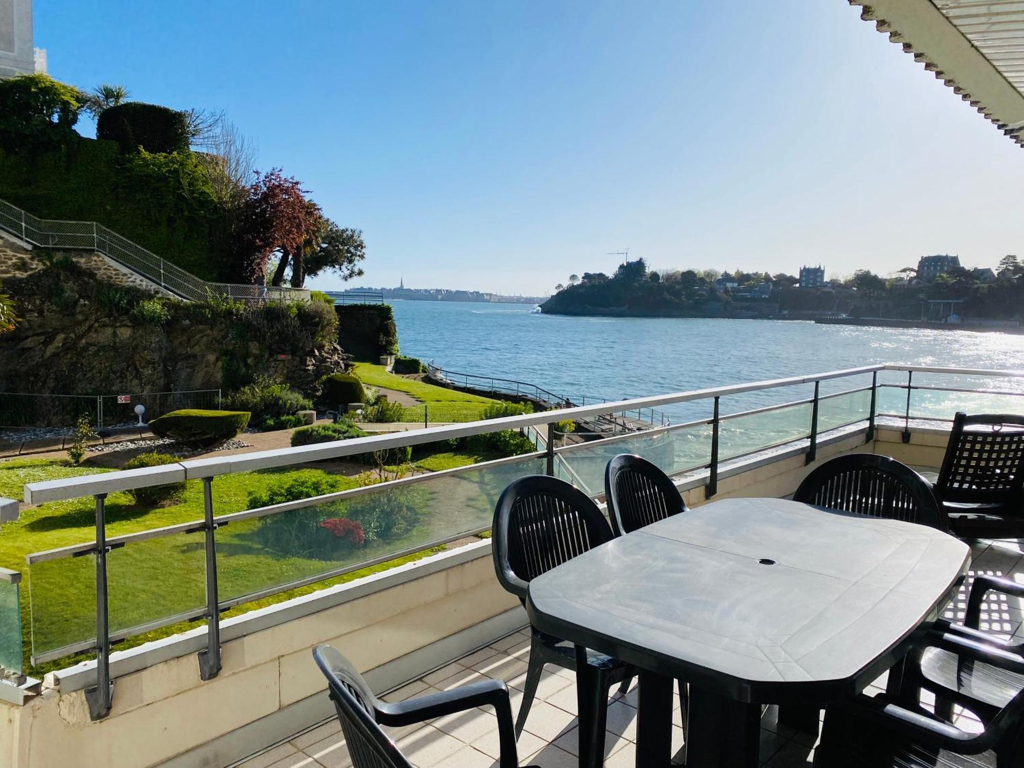 Le Crystal Dinard Plage ภายนอก รูปภาพ